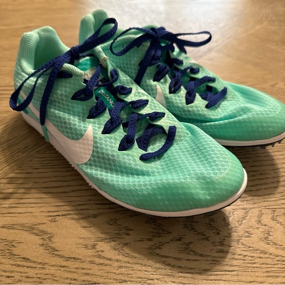 NIKE Rival D 9 Green Glow White Mid Distance Track  Shoes Womens Sz 8 No Spikes - Picture 1 of 4